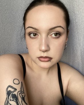 Лёля, 23