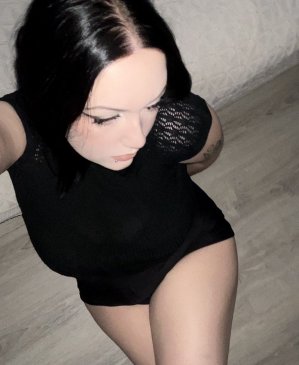 Лёля, 23
