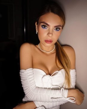 Алиса, 23